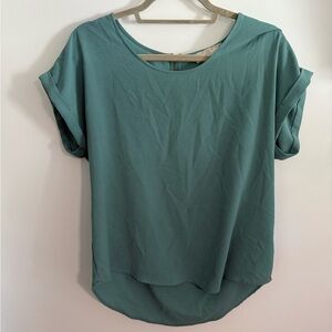 Pink Rose Short Sleeve Top in Teal